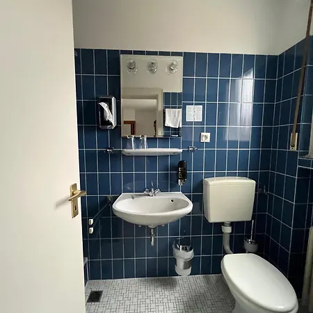 Hotel 9-enhof 3*
