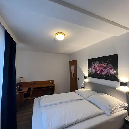 9-enhof Hotel 3*