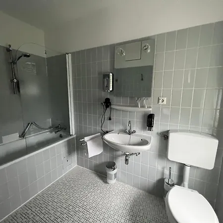 Hotel 9-enhof 3*