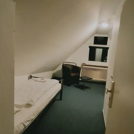 9-enhof Hotel