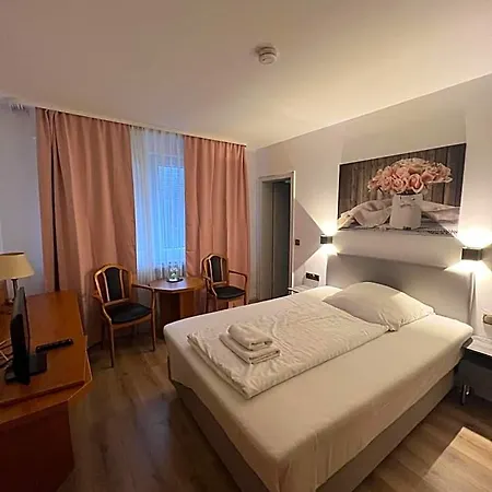 فندق 9-enhof 3*