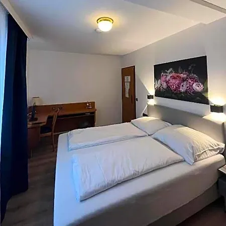 9-enhof 3*