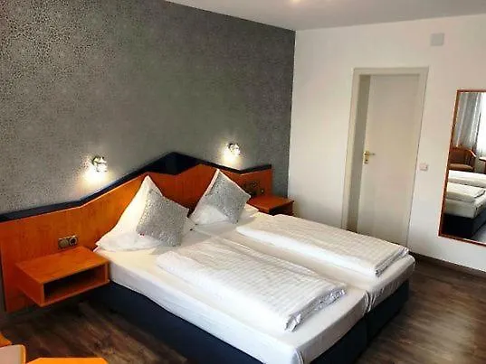 9-enhof Hotel 3*