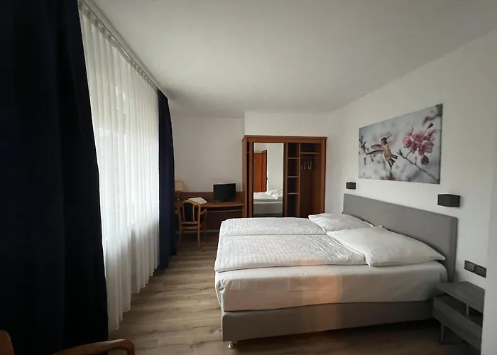 Hotel 9-enhof 3*